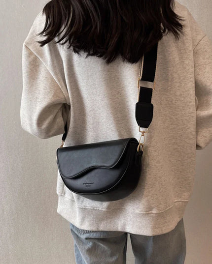 Chic Saddle Bag: Stylish Versatility in PU Leather