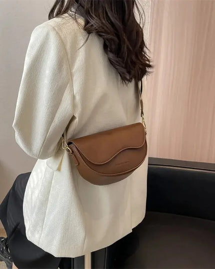 Chic Saddle Bag: Stylish Versatility in PU Leather