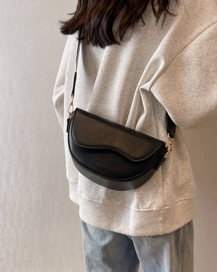 Chic Saddle Bag: Stylish Versatility in PU Leather