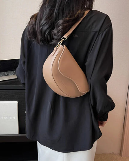 Chic Saddle Bag: Stylish Versatility in PU Leather