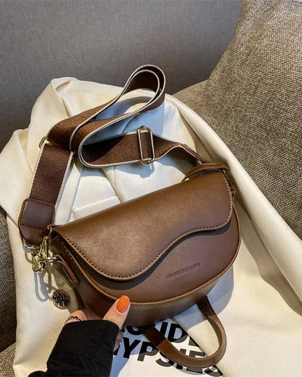 Chic Saddle Bag: Stylish Versatility in PU Leather