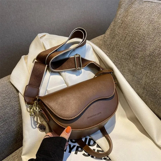 Chic Saddle Bag: Stylish Versatility in PU Leather