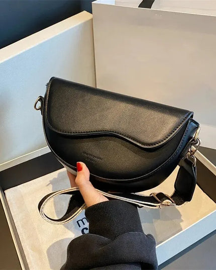 Chic Saddle Bag: Stylish Versatility in PU Leather