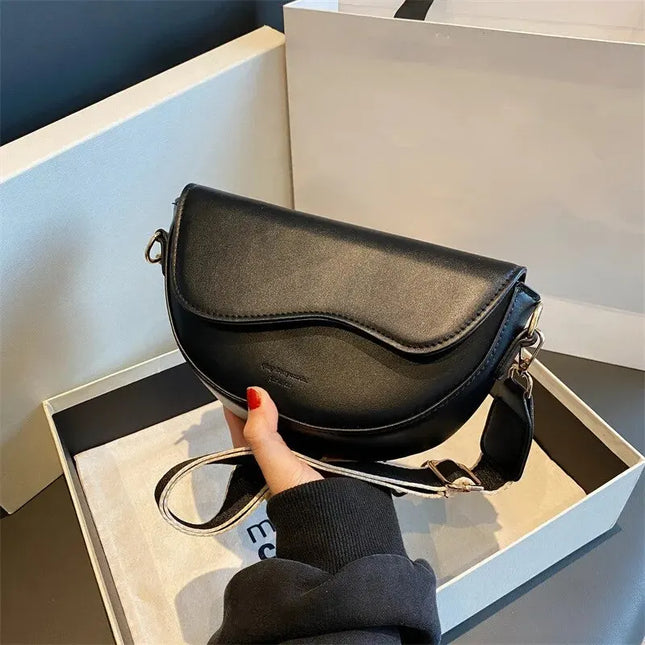 Chic Saddle Bag: Stylish Versatility in PU Leather