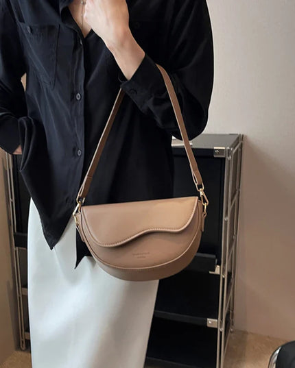 Chic Saddle Bag: Stylish Versatility in PU Leather
