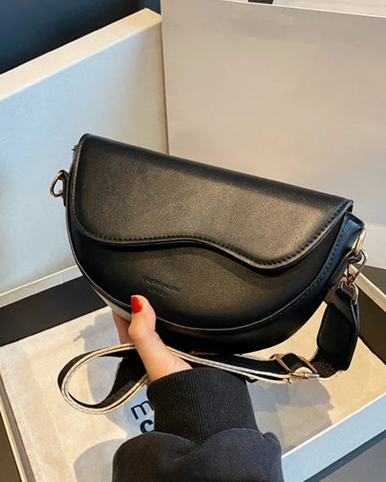 Chic Saddle Bag: Stylish Versatility in PU Leather