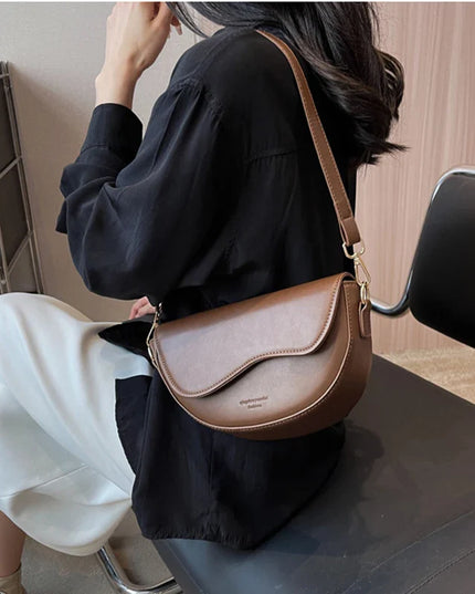 Chic Saddle Bag: Stylish Versatility in PU Leather