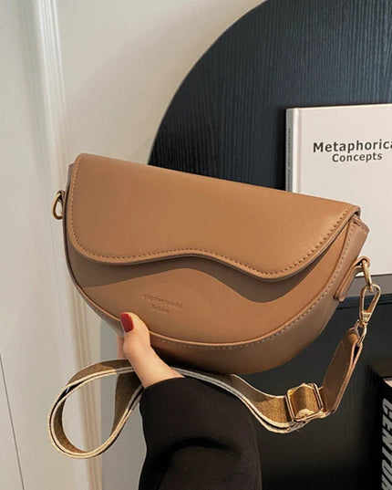 Chic Saddle Bag: Stylish Versatility in PU Leather